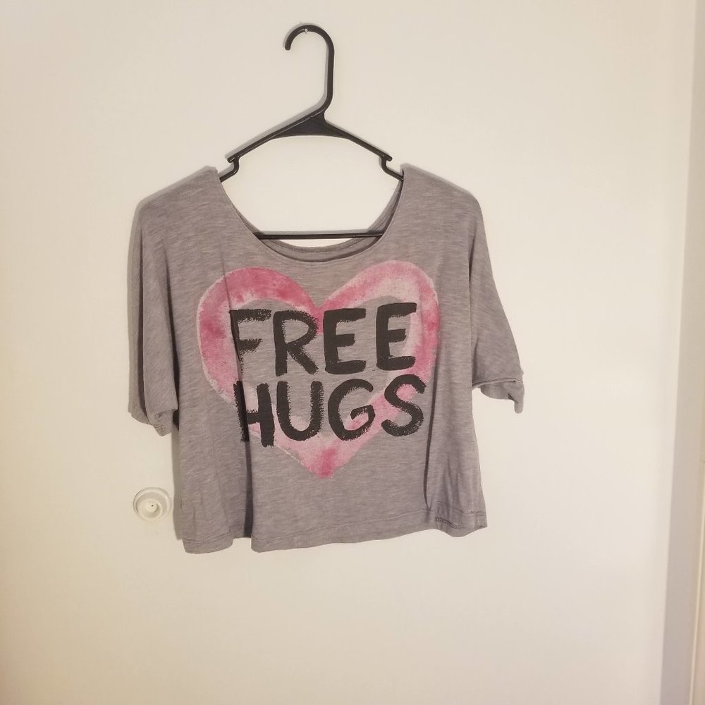 Doe "FREE HUGS" Loose Fit Crop Top